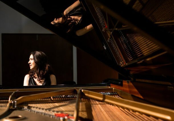 Pianista indicada ao Grammy Latino, Erika Ribeiro apresenta recital no Instituto Ling dia 24 de junho