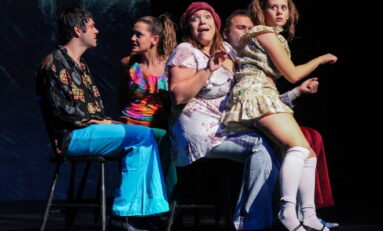 Bailei na Curva - Um dos maiores sucessos do teatro gaúcho de todos os tempos celebra 40 anos, mais de 2mil apresentações e cumpre temporada dias 30 de setembro, 1, 5, 6, 7 e 8 de outubro no Theatro São Pedro