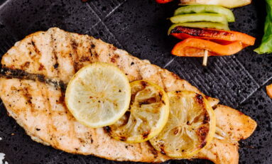 O futuro eno resort já conta com restaurante, wine garden e sky bar. Receitas com peixes e frutos do mar integram o novo cardápio do espaço gastronômico do empreendimento