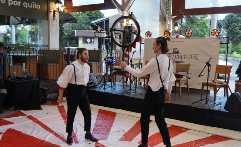 Estação Campos de Canella finaliza programação cultural de 2023 com shows musicais e trupe circense