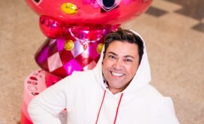 Bernardo Guedes celebra com TJama os 50 anos da Hello Kitty