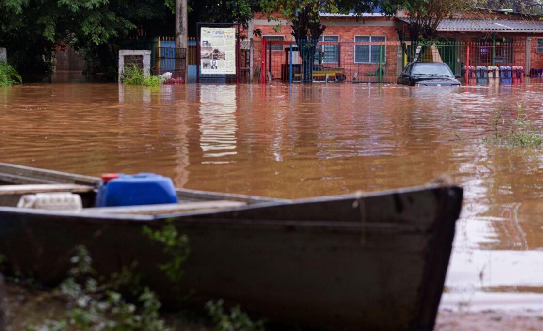 Saiba onde fazer doações para as vítimas das chuvas em Porto Alegre