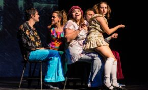 Bailei Na Curva - Edição solidária do maior sucesso do teatro gaúcho de todos os tempos acontece dia 27 de julho, no Teatro do Bourbon Country