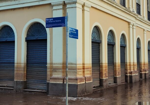 Caminhada percorre pontos do Centro atingidos pelas inundações de maio