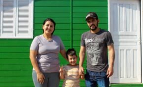 “É só felicidade daqui pra frente” diz gaúcho que recebeu a primeira casa da Campanha Fé no Rio Grande   
