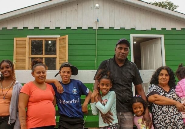 Campanha Fé no Rio Grande entrega mais casas aos atingidos pelas enchentes e prorroga ação até novembro