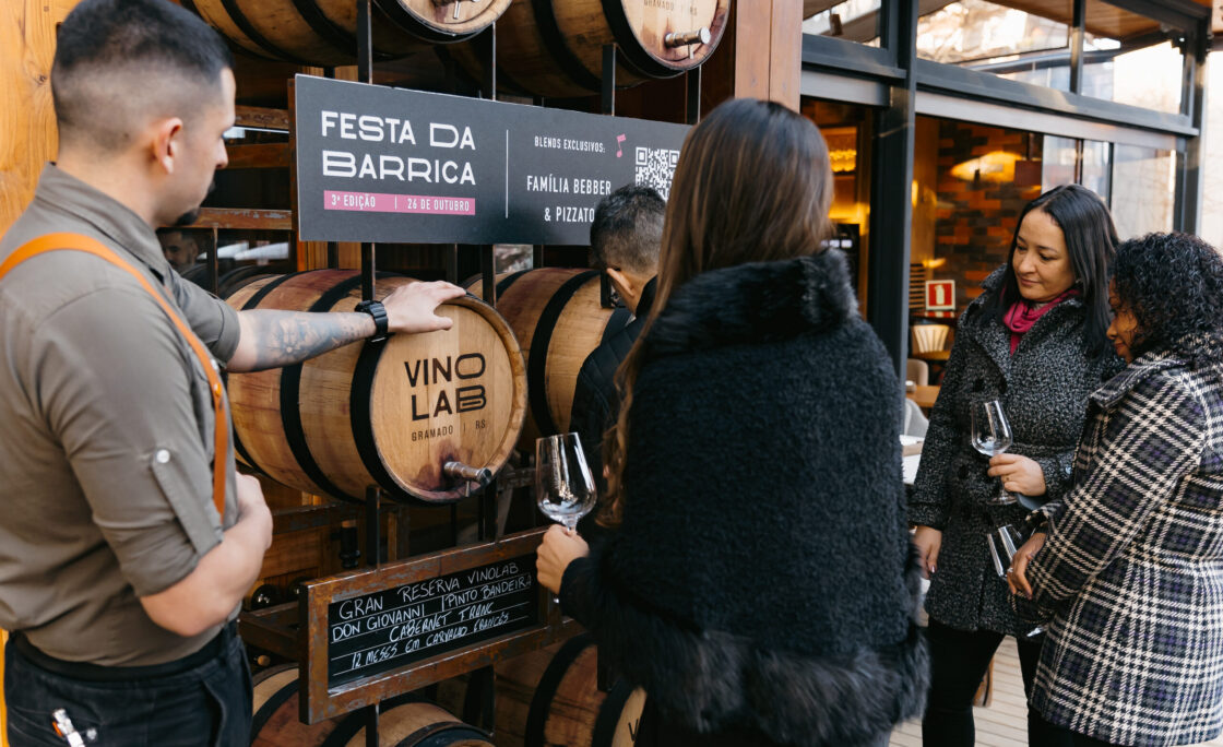 VinoLab realiza neste sábado a 3ª edição da Festa da Barrica com mais de 100 litros de vinhos das vinícolas Bebber e Pizzato degustados direto da barrica