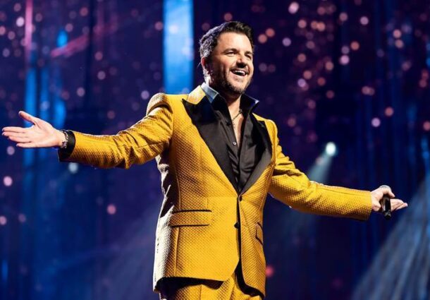 Maurício Manieri realiza show especial de fim de ano no Teatro do Bourbon Country