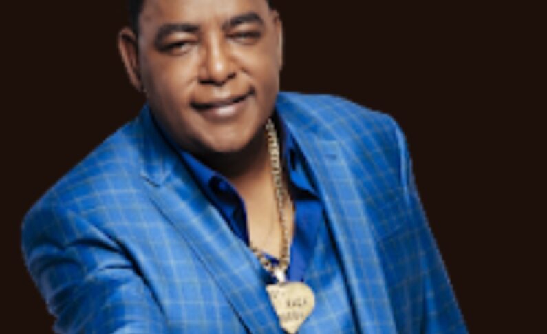 Raça Negra retorna a Porto Alegre com a turnê que celebra suas quatro décadas de sucesso