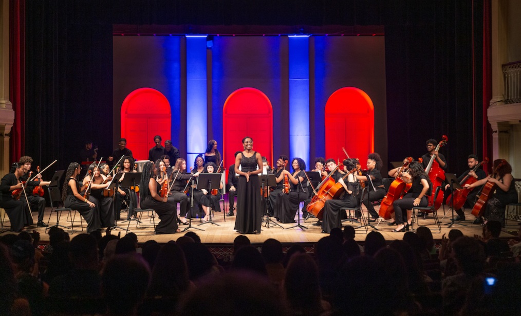 Orquestra Jovem Theatro São Pedro realiza concerto beneficente na terça-feira (3), recebendo quatro solistas convidados