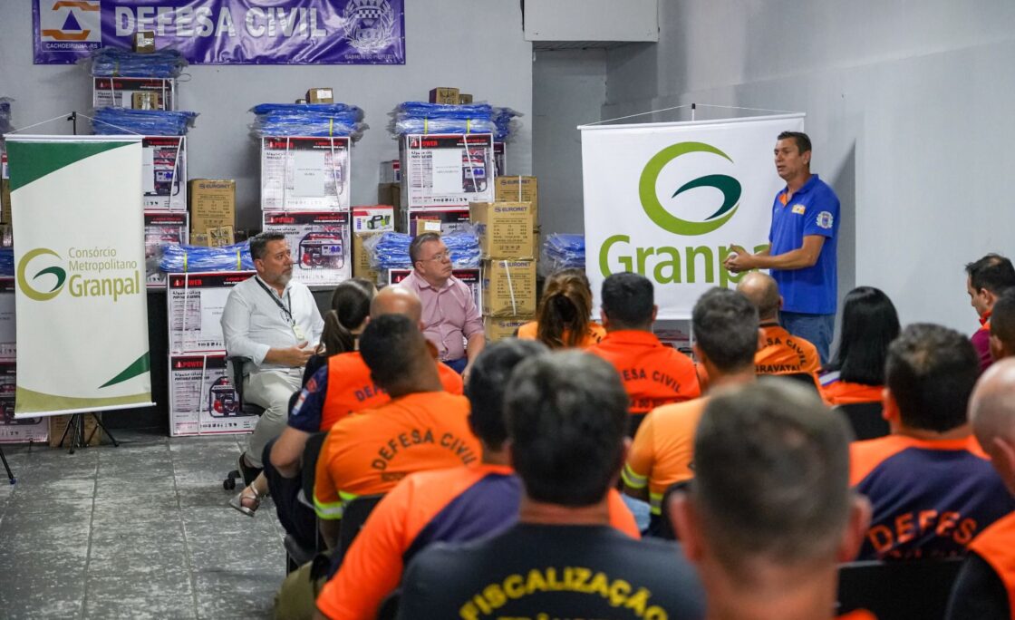 Granpal entrega equipamentos doados pelo Governo Federal para as equipes da defesa civil da região