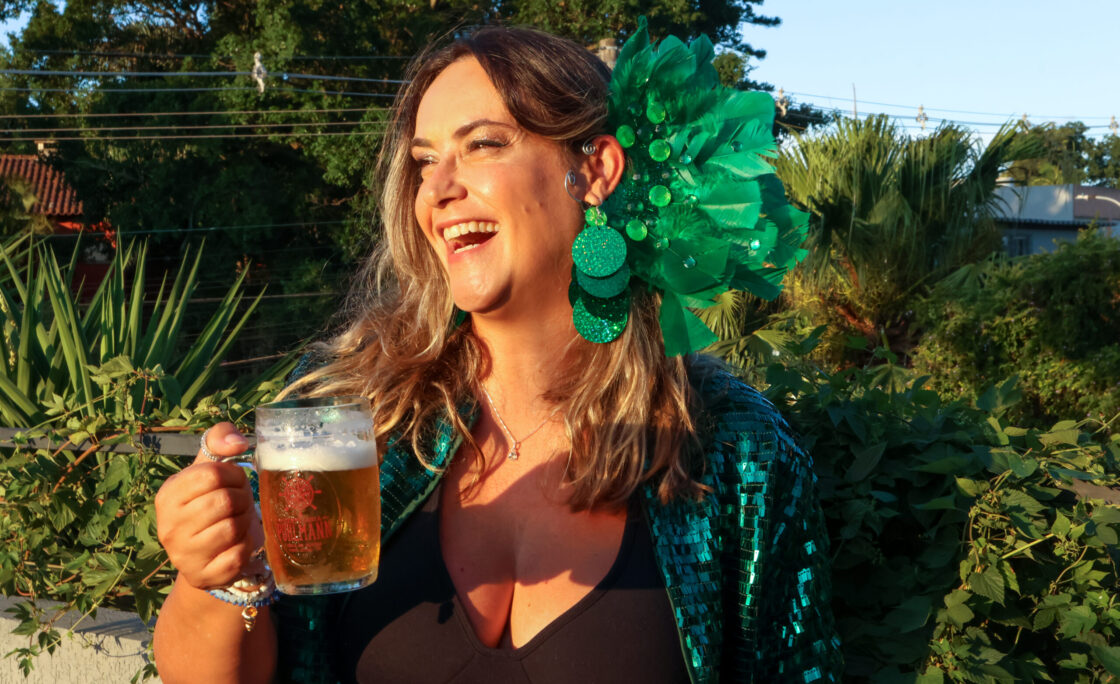 Música, cerveja e folia agitam o Pré-Carnaval da Pohlmann na zona sul de Porto Alegre