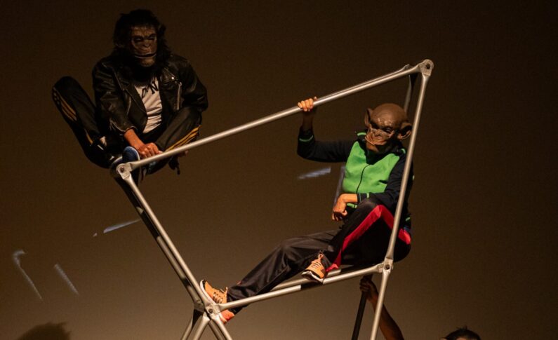 Premiado espetáculo gaúcho Instinto vai estrear no SESC Copacabana, no Rio de Janeiro