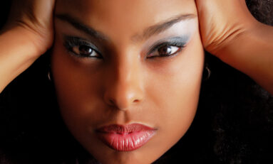 Andréa Cavalheiro canta Sade Adu em noite especial