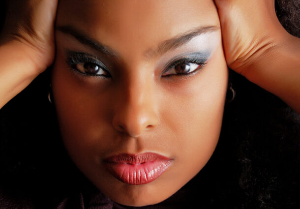 Andréa Cavalheiro canta Sade Adu em noite especial