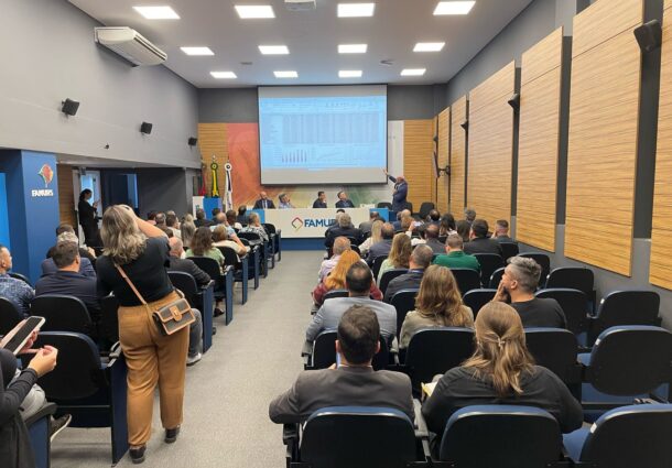 Reunião com representantes da Saúde da Região Metropolitana cria comissão para buscar soluções para a crise no setor