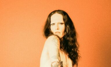 Catto faz show de encerramento do Festival Internacional de Cinema da Fronteira