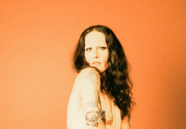 Catto faz show de encerramento do Festival Internacional de Cinema da Fronteira