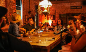 Noches de Canto y Fuego retorna ao Rancho Tabacaray nesta quinta-feira com Grupo Mas Bah, Marcelo Oliveira e Daniel Torres