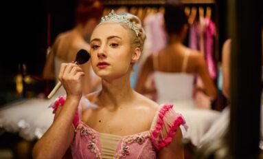 A nova Diva Pop do Brasil: Renata Schneider lança o clipe “Boneca Russa”