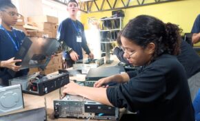 Fundação Pão dos Pobres entrega primeira parte da nova infraestrutura de TI e laboratórios de informática como ferramenta de transformação social um ano após as enchentes