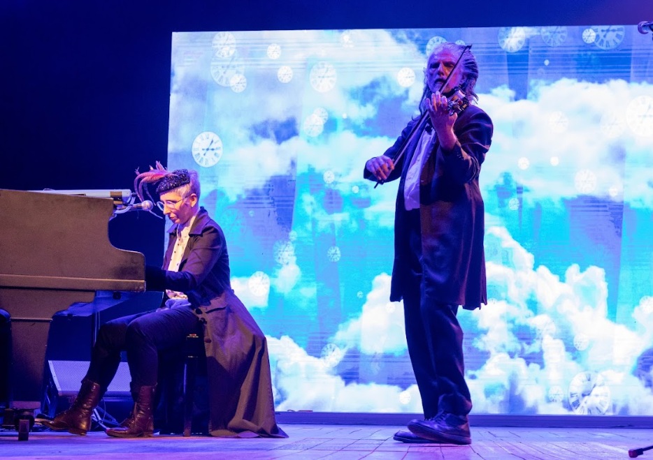 A Sbørnia Kontr`Atracka em apresentação  única no Teatro Elisabeth Rosenfeld