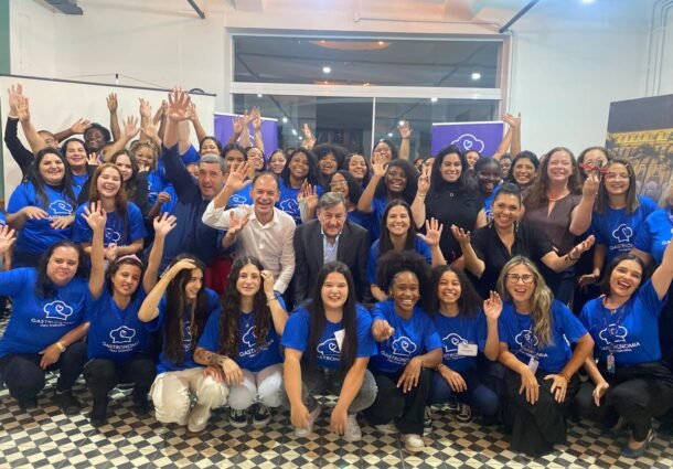 Formatura celebra a força de mães solo da Gastronomia Meu Trabalho