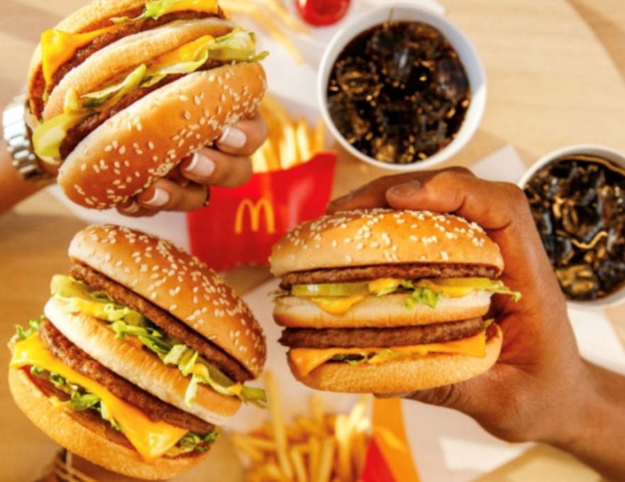 McDia Feliz 2025 inicia vendas antecipadas do Big Mac e abre portas para o futuro de crianças e jovens