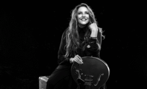 AUDITÓRIO ARAÚJO VIANNA APRESENTA ANA CAROLINA