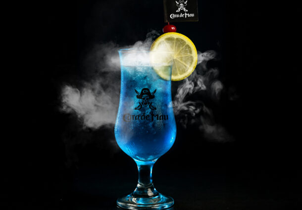 Azul da cor do Mar: Cara de Mau Porto Alegre presenteia com drink exclusivo