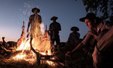 Rancho Tabacaray inaugura exposição “Huachu”, de Guto Oliveira, com foco na lida do campo e nas transformações do Pampa