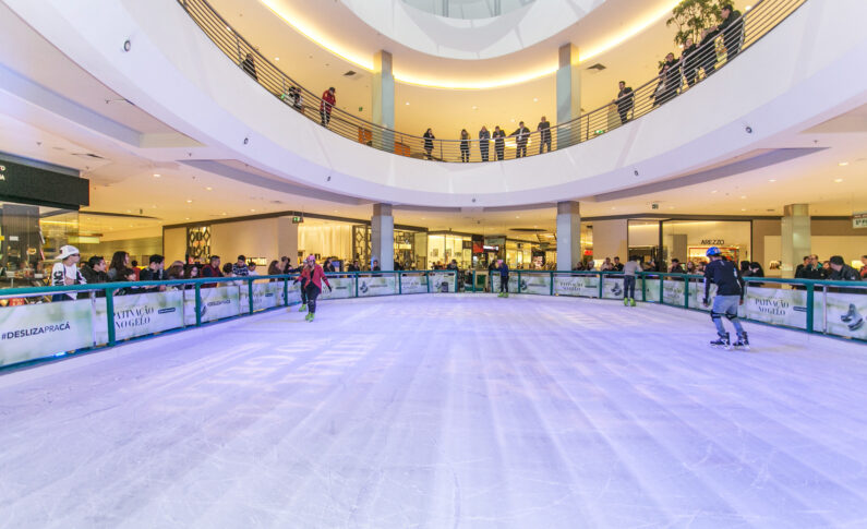 BarraShoppingSul recebe pista de patinação no gelo