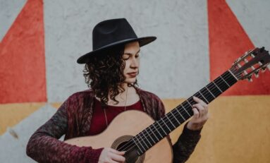 Musical Évora com entrada franca recebe Amanda Carpenedo