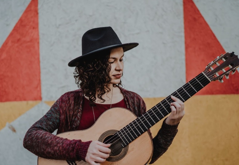 Musical Évora com entrada franca recebe Amanda Carpenedo