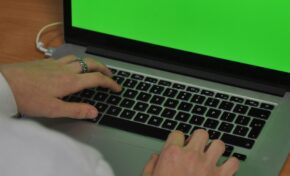 IOS abre inscrições com 60 vagas de cursos gratuitos de formação profissional para jovens em Porto Alegre