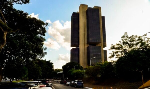 Ataque hacker ao sistema financeiro expõe divergências políticas