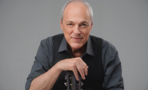 AUDITÓRIO ARAÚJO VIANNA APRESENTA TOQUINHO