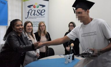 Formatura marca conquista educacional de jovens da Fase Conclusão do Ensino Fundamental