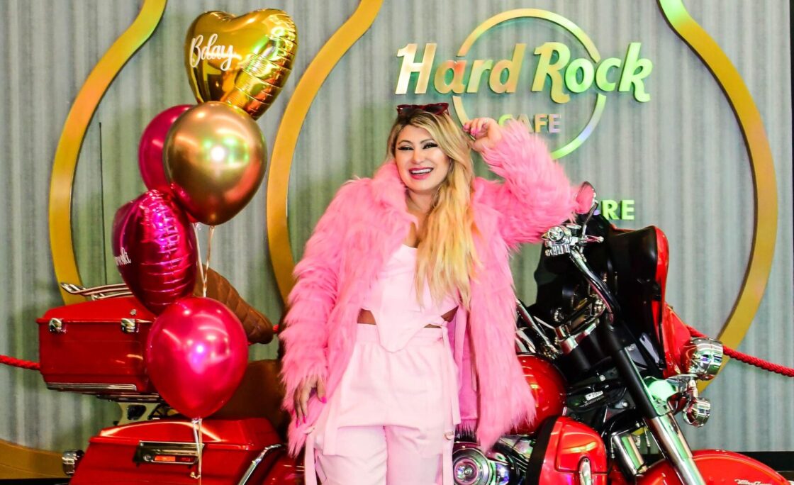 Barbie Gaúcha celebra aniversário em noite de estrela no Hard Rock Café