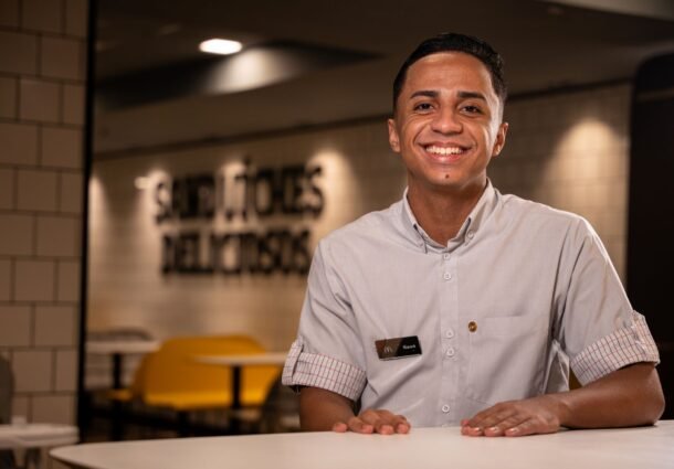 McDonald’s transforma trajetórias e reforça compromisso com o desenvolvimento profissional