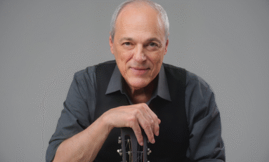 AUDITÓRIO ARAÚJO VIANNA APRESENTA TOQUINHO