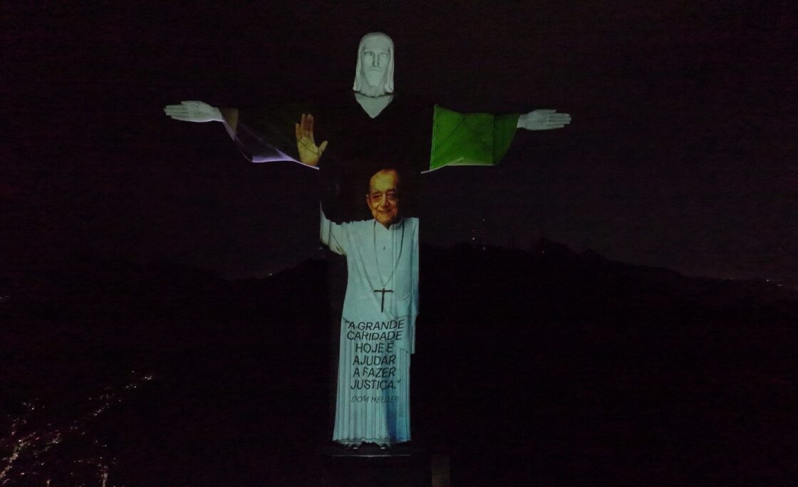 Cristo Redentor realiza homenagens e apresenta iluminação especial no Dia Nacional da Doação de Órgãos e no Dia Mundial do Turismo