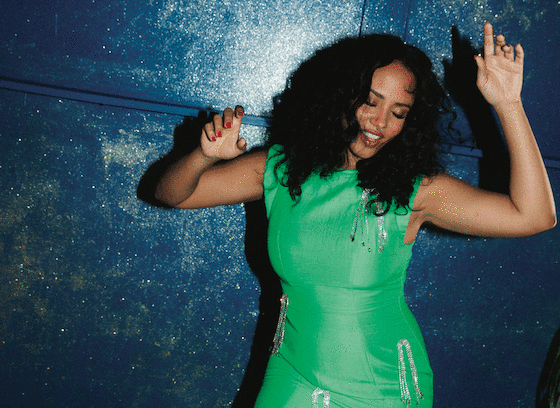 Mayra Andrade, uma das mais aclamadas vozes da música cabo-verdiana estará em Porto Alegre no dia 4 de dezembro