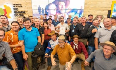 Na Expointer, Leite sanciona projetos de lei que valorizam símbolos culturais e produtivos do RS