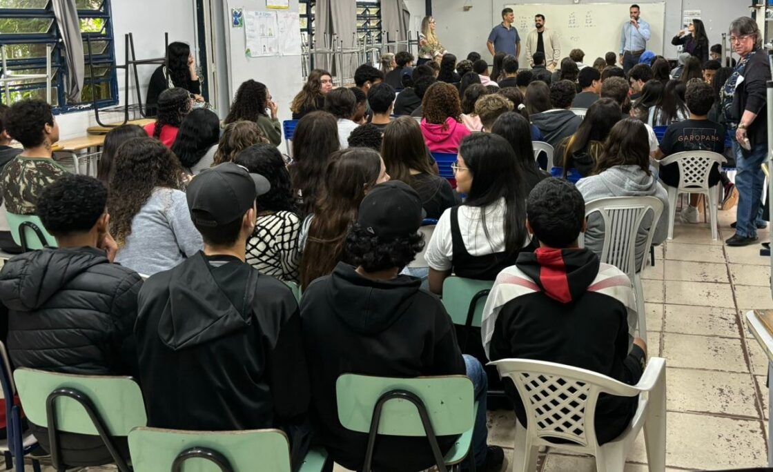 Projeto do IEE vai ensinar sobre finanças e tecnologia a cerca de 200 alunos de escolas públicas