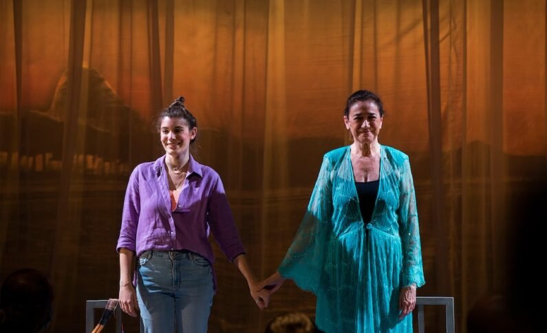 Lilia Cabral e Giulia Bertolli desembarcam em Porto Alegre nesta quinta-feira para curta temporada do espetáculo A Lista