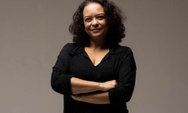 Ana Maria Gonçalves ministra aula aberta ao público em Porto Alegre