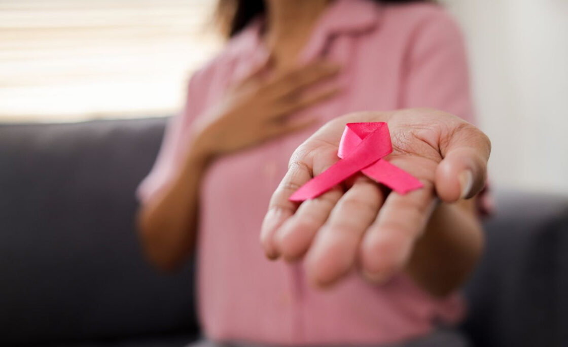 Outubro Rosa nas empresas: como apoiar a saúde integral da mulher no ambiente de trabalho?