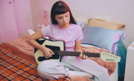 Julia Mestre, uma das principais estrelas da música brasileira contemporânea se apresenta em Porto Alegre dia 24 de outubro de 2025