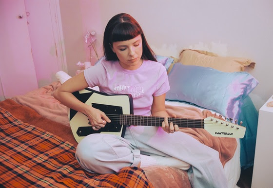 Julia Mestre, uma das principais estrelas da música brasileira contemporânea se apresenta em Porto Alegre dia 24 de outubro de 2025